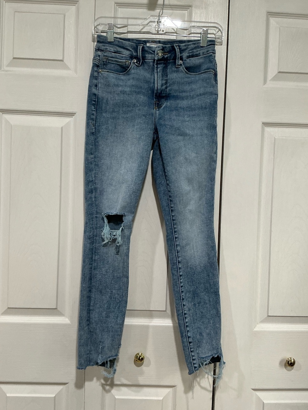 💙 Good American Blue Distressed Denim Skinny Jens Raw Hem - 4 / 27 (01628)